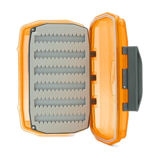 UMPQUA UPG FOAM WATERPROOF ESSENTIAL MEDIUM FLY BOX 2 UMPQUA UPG FOAM WATERPROOF ESSENTIAL MEDIUM FLY BOX - Image 2