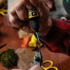 Loon Outdoors LOON UV FLY TYING KIT (1/2 OZ) -Best Fishing Sale UV Clear Fly Finish alt 4 1000x 7416da5a 1843 42ee a270 c9f10f0814f4